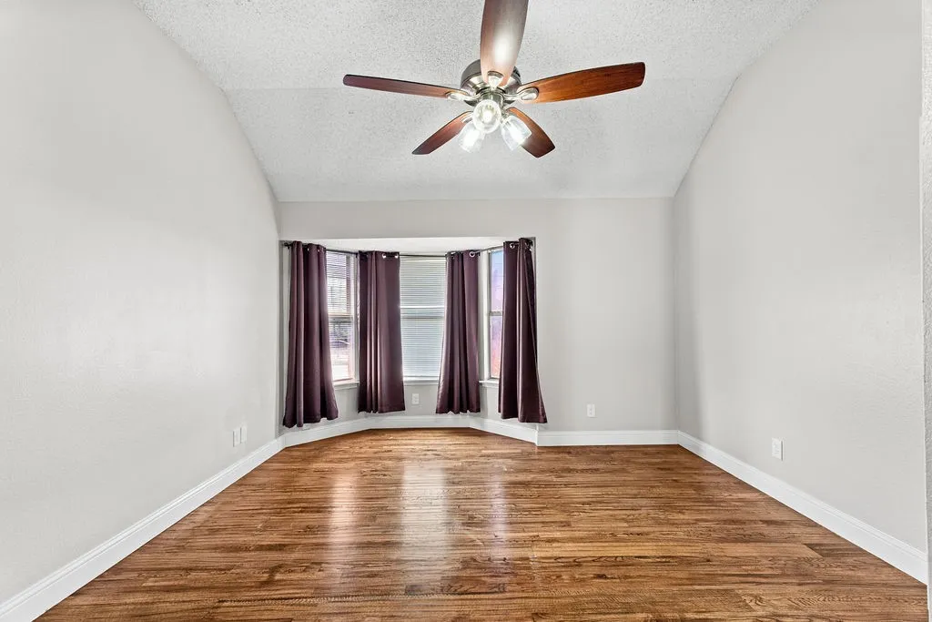 622 Mission Hills Drive Arlington TX 76018