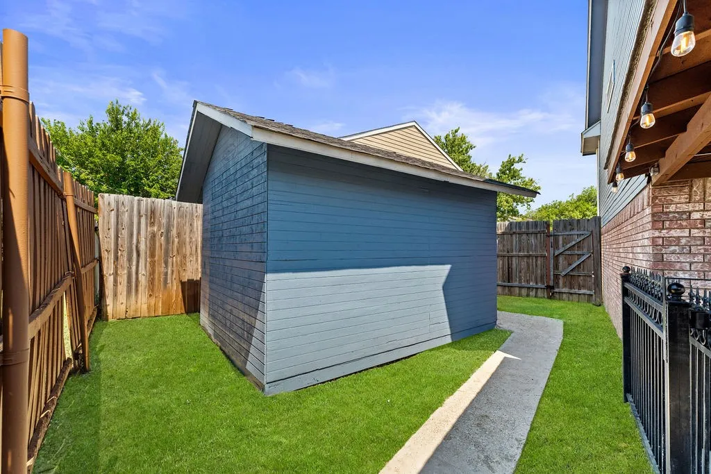 622 Mission Hills Drive Arlington TX 76018