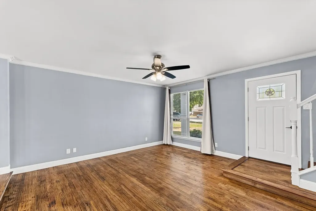 622 Mission Hills Drive Arlington TX 76018