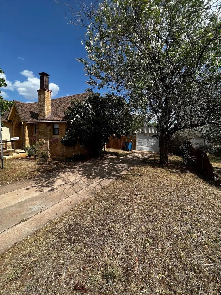 208 Lewis Front Street Sweetwater TX 79556