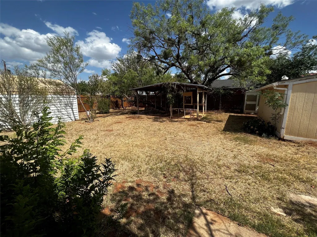 208 Lewis Front Street Sweetwater TX 79556