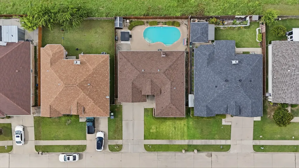 1912 Lennox Lane Arlington TX 76018