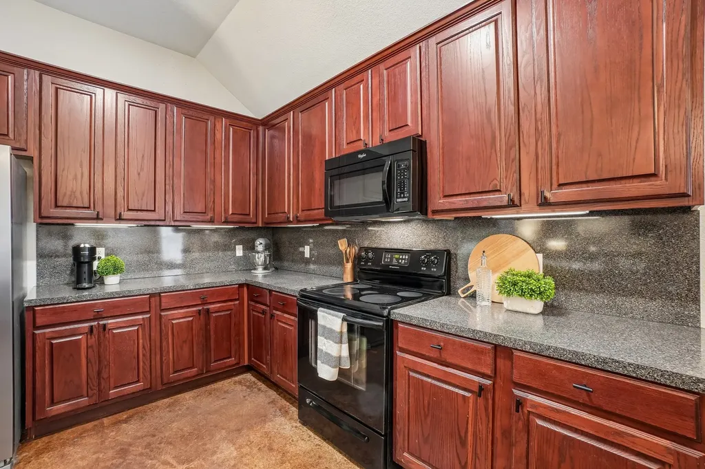 229 S Lakeview Drive Lake Dallas TX 75065