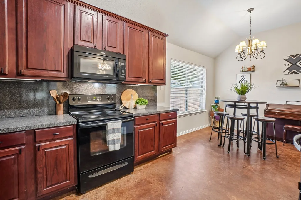 229 S Lakeview Drive Lake Dallas TX 75065