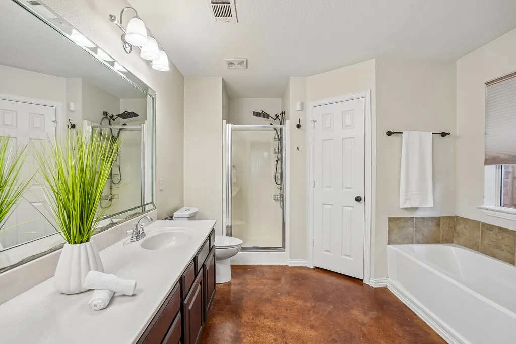 229 S Lakeview Drive Lake Dallas TX 75065