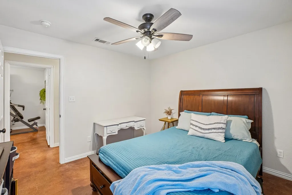 229 S Lakeview Drive Lake Dallas TX 75065