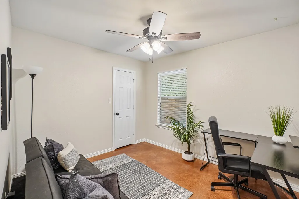 229 S Lakeview Drive Lake Dallas TX 75065