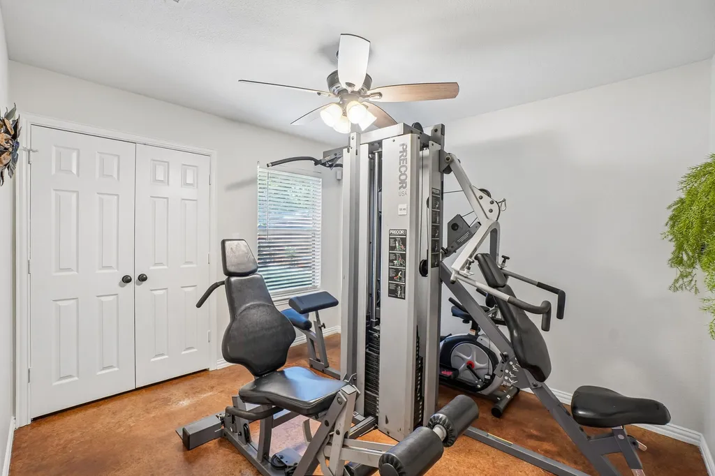 229 S Lakeview Drive Lake Dallas TX 75065
