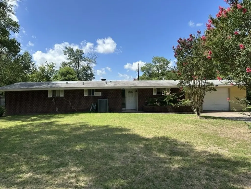 1705 Jefferson Street Commerce TX 75428