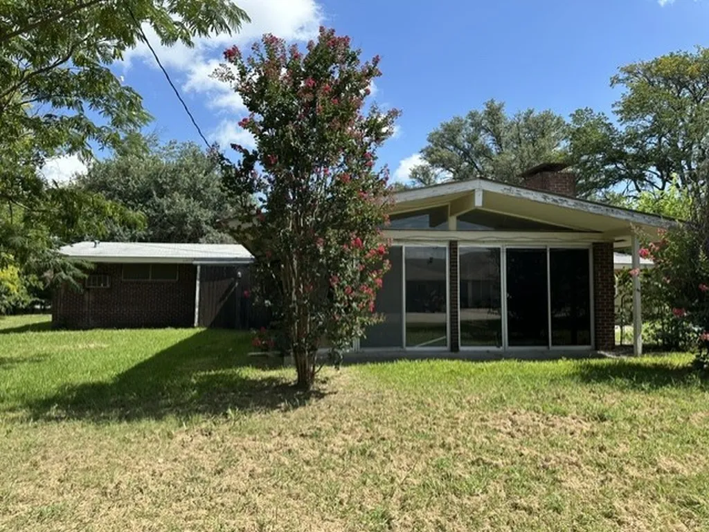 1705 Jefferson Street Commerce TX 75428