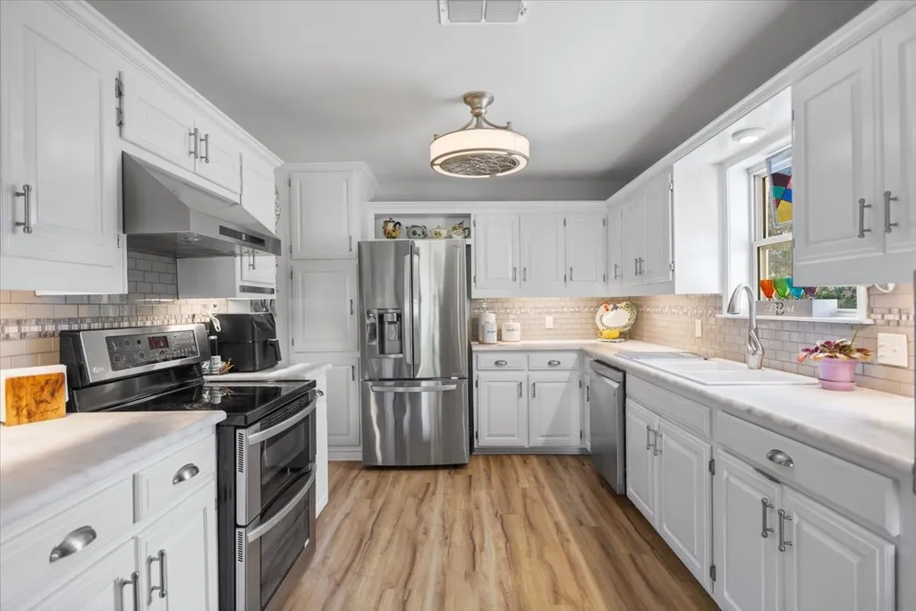 235 Fairlawn Drive Hideaway TX 75771