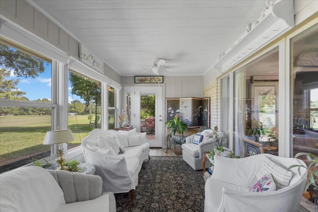 235 Fairlawn Drive Hideaway TX 75771