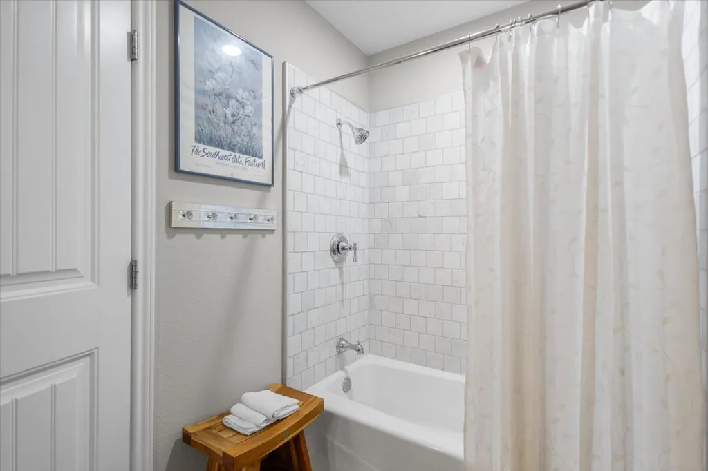 235 Fairlawn Drive Hideaway TX 75771