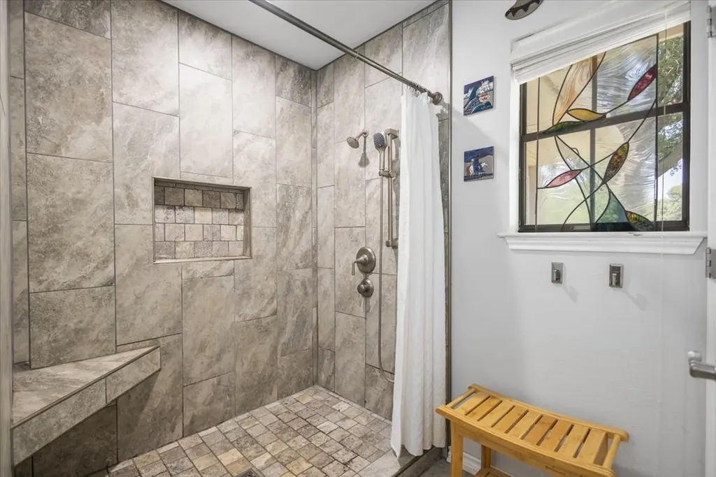 235 Fairlawn Drive Hideaway TX 75771