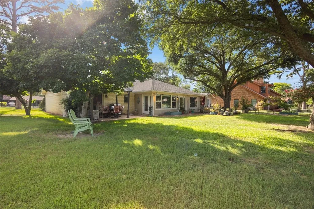 235 Fairlawn Drive Hideaway TX 75771