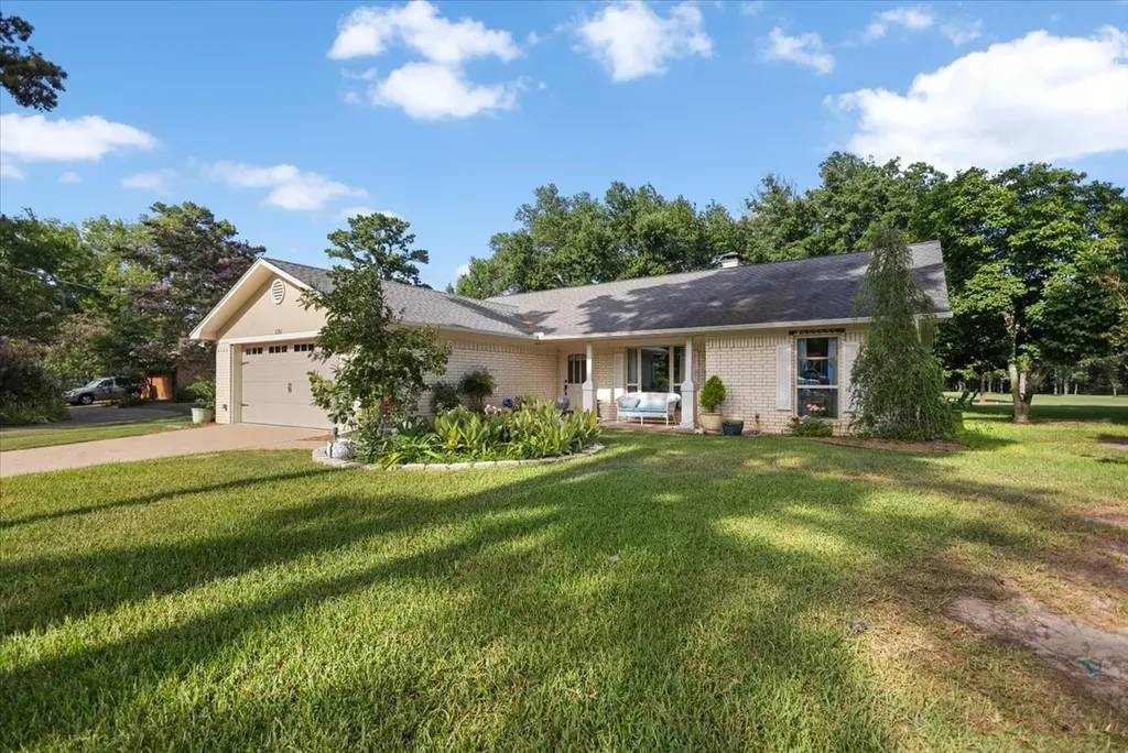 235 Fairlawn Drive Hideaway TX 75771