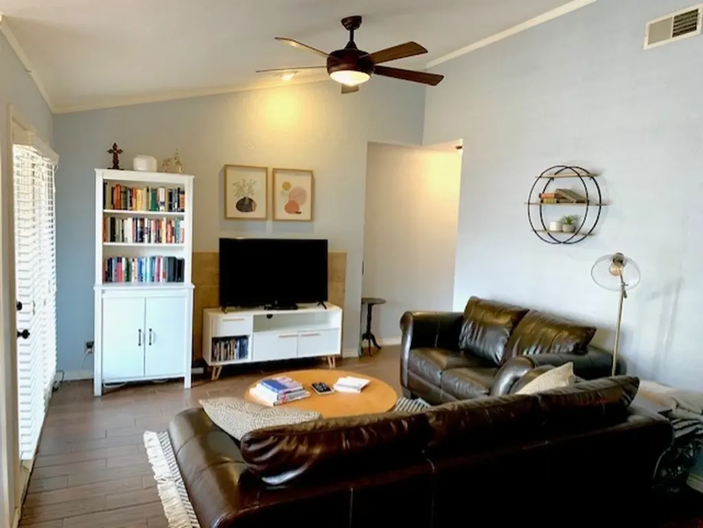 1204 Calico Lane Arlington TX 76011