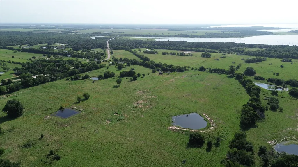 4757 Farm Road 1528 Klondike TX 75448