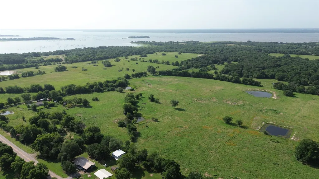 4757 Farm Road 1528 Klondike TX 75448