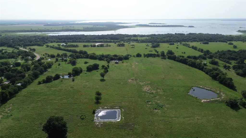 4757 Farm Road 1528 Klondike TX 75448