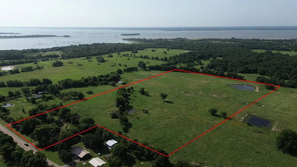 4757 Farm Road 1528 Klondike TX 75448