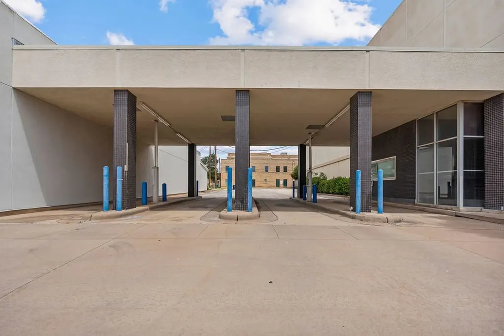 317 E 3rd Street Burkburnett TX 76354