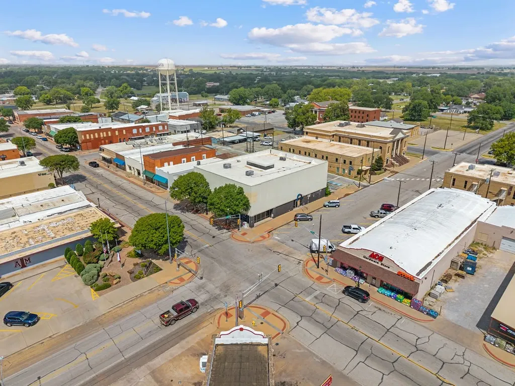 317 E 3rd Street Burkburnett TX 76354