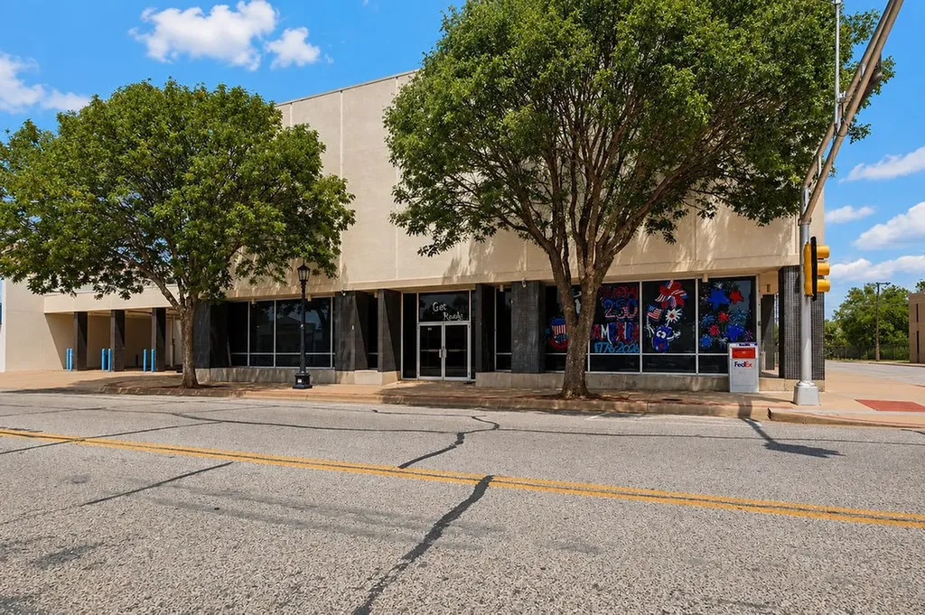 317 E 3rd Street Burkburnett TX 76354