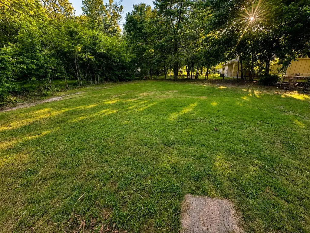 413 Gates Street Bonham TX 75418