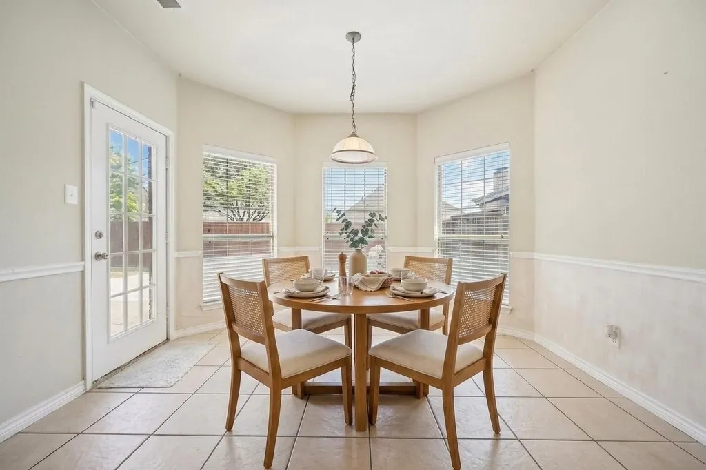 381 Fairlanding Avenue Fairview TX 75069
