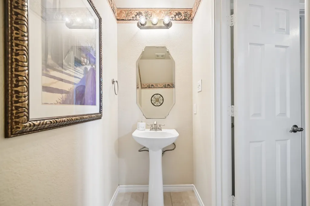 381 Fairlanding Avenue Fairview TX 75069