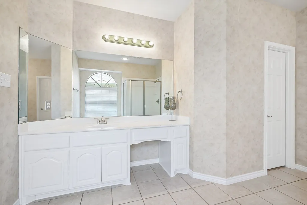 381 Fairlanding Avenue Fairview TX 75069