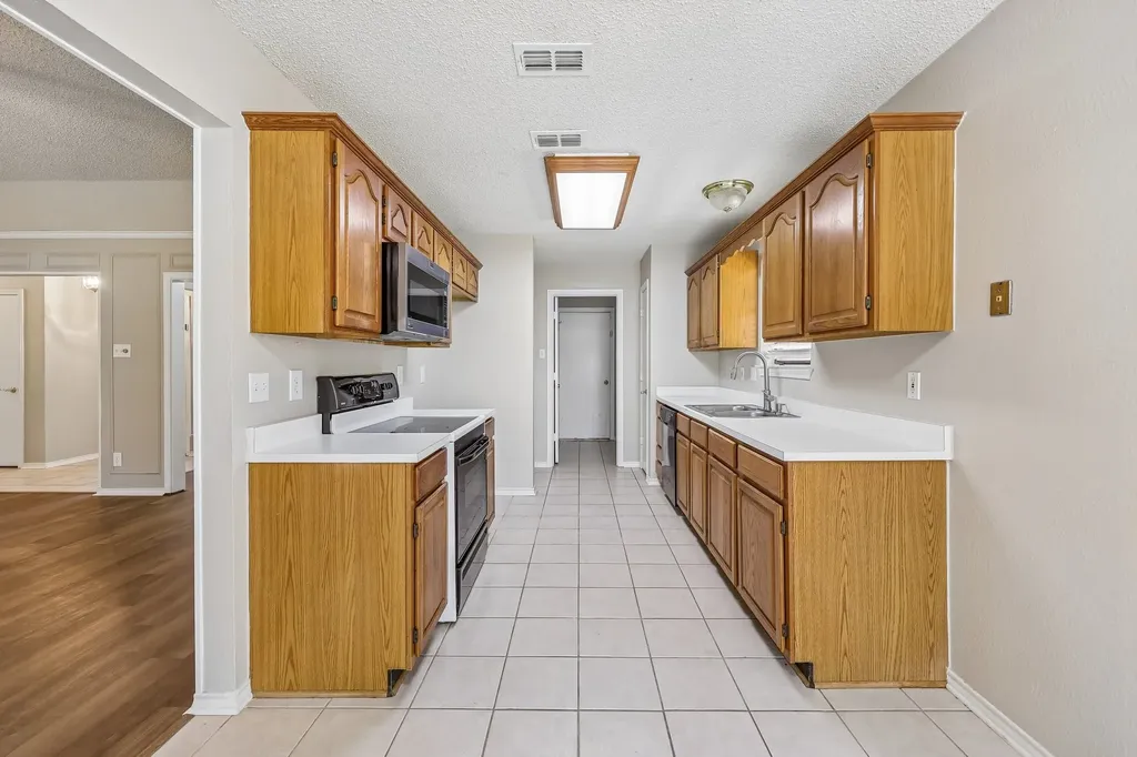 3211 Brookview Drive Corinth TX 76210
