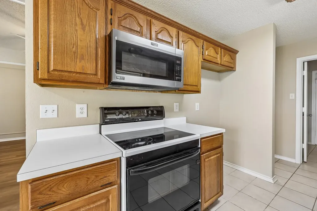 3211 Brookview Drive Corinth TX 76210