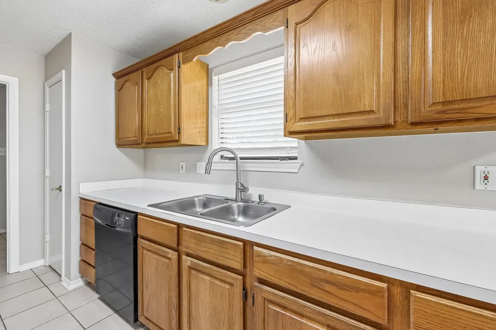 3211 Brookview Drive Corinth TX 76210