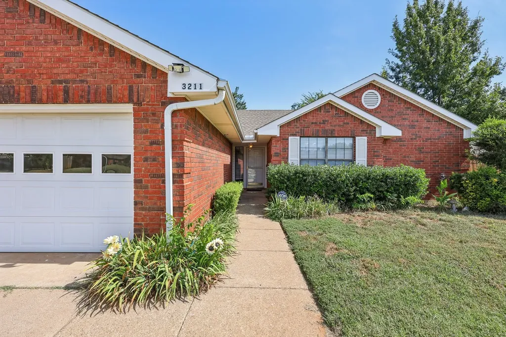 3211 Brookview Drive Corinth TX 76210