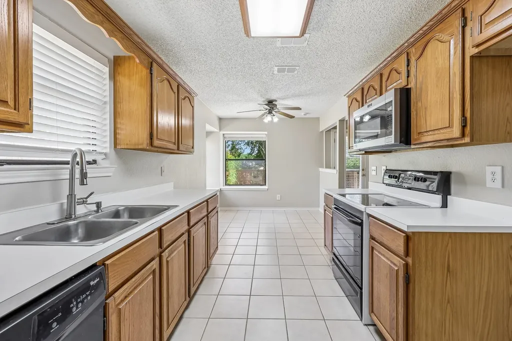 3211 Brookview Drive Corinth TX 76210