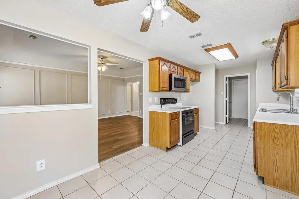 3211 Brookview Drive Corinth TX 76210