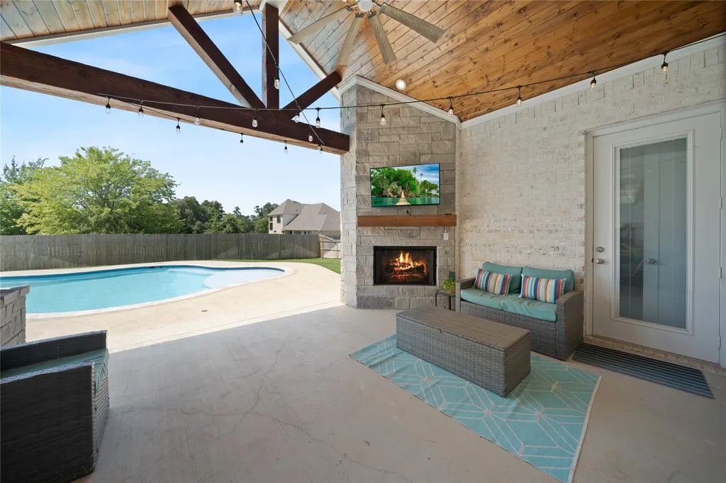 219 White N Gail Lane Bullard TX 75757