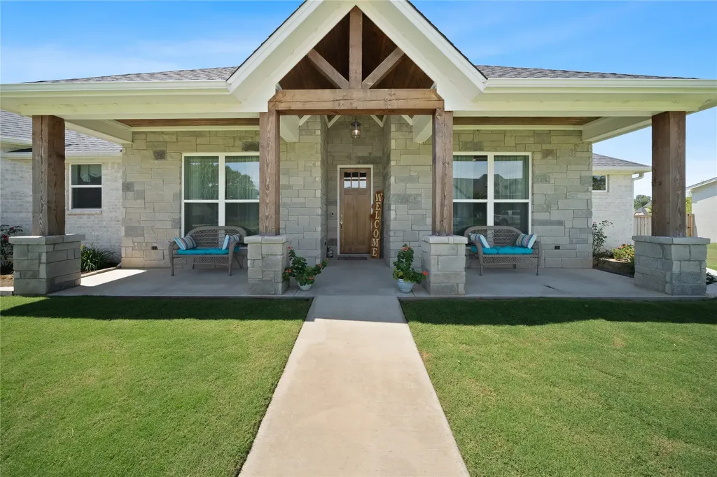 219 White N Gail Lane Bullard TX 75757