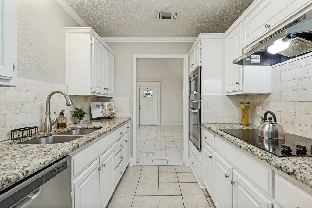 5957 Sundown Drive Watauga TX 76148