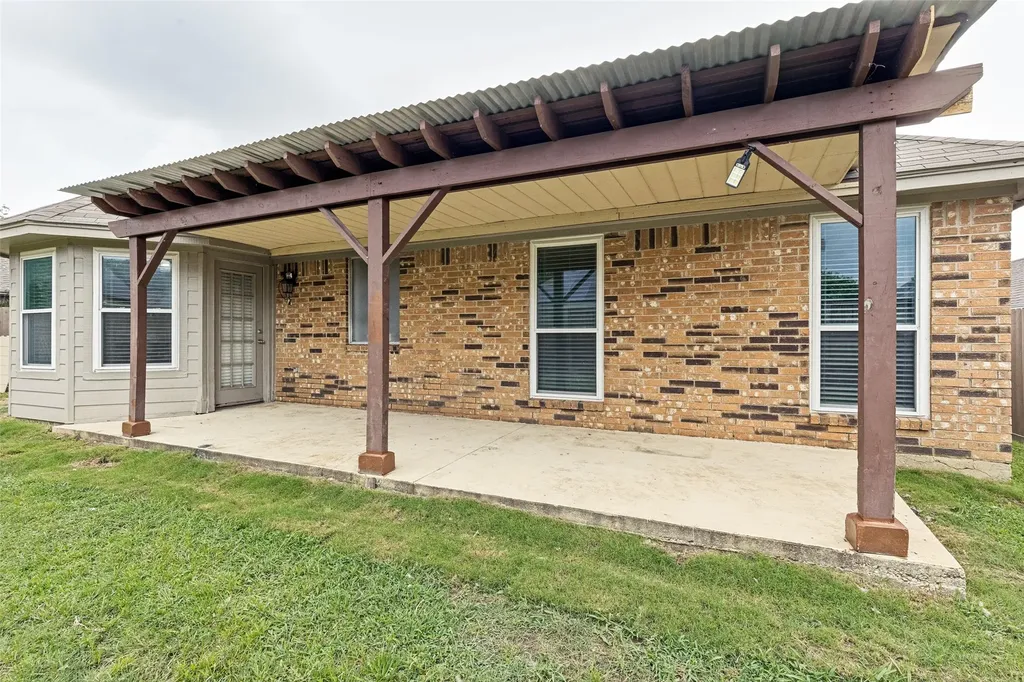 5957 Sundown Drive Watauga TX 76148