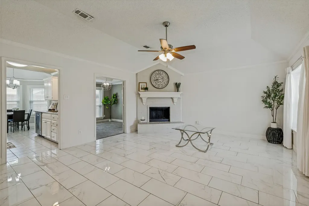 5957 Sundown Drive Watauga TX 76148
