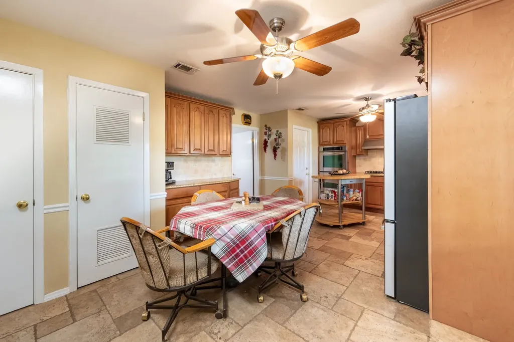 2715 Fm 857 Grand Saline TX 75140