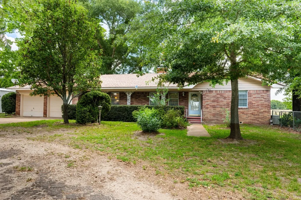 2715 Fm 857 Grand Saline TX 75140