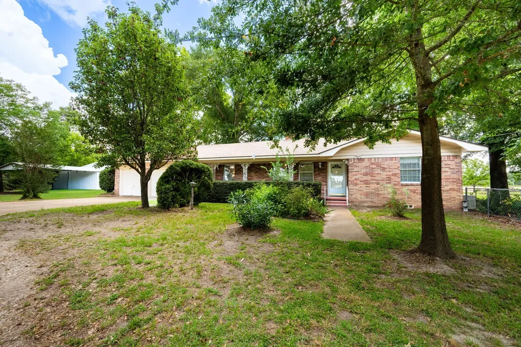 2715 Fm 857 Grand Saline TX 75140