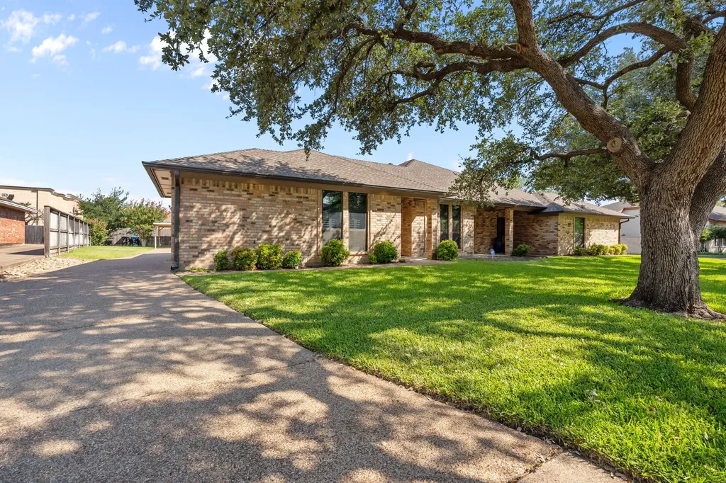 5110 Ledgestone Drive Fort Worth TX 76132