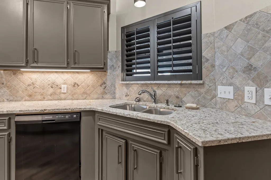 5110 Ledgestone Drive Fort Worth TX 76132