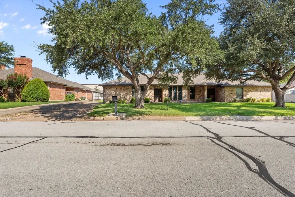 5110 Ledgestone Drive Fort Worth TX 76132