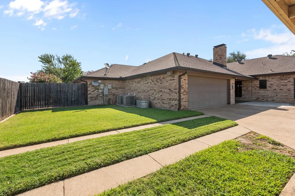 5110 Ledgestone Drive Fort Worth TX 76132